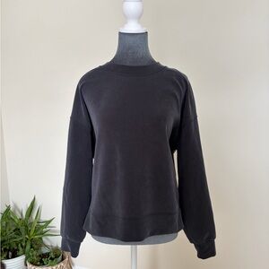 Lululemon grey long sleeve top – Size 4